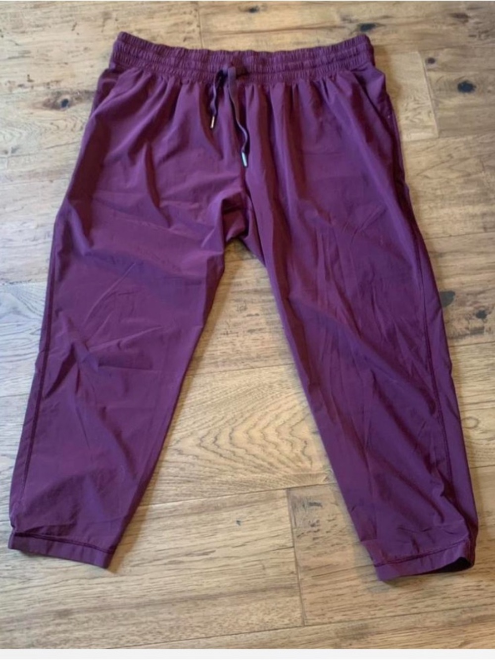 Lululemon women’s  Maroon Elastic Waist Jogger Pants